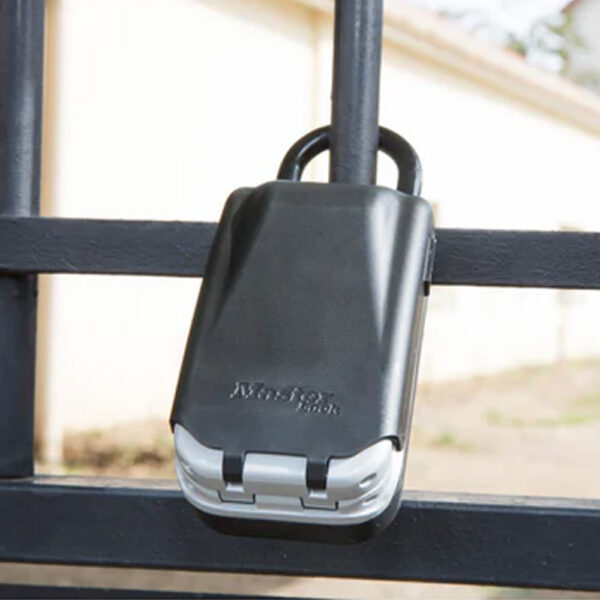 Master Lock 5424 tabalukk-võtmekapp valgustusega Palmett Lukud