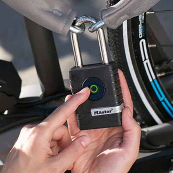 Master Lock 4401LHEC Bluetooth tabalukk Palmett Lukud